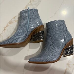 Gianni bini brand new boots! Light blue